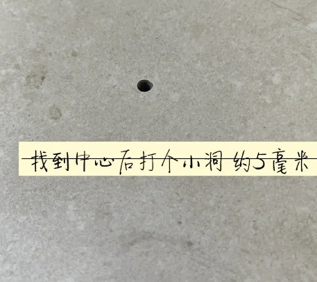 钦州市瓷砖空鼓维修公司专业解答在瓷砖铺贴过程中，如果砂料搅拌不均匀，将会带来以下问题
